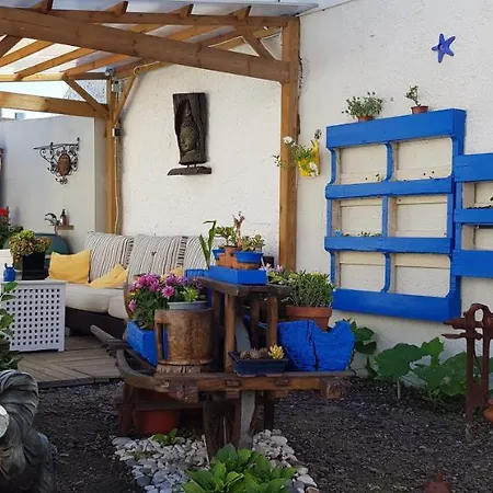 Luxurious Pink House And Parking Vakantiehuis Porto