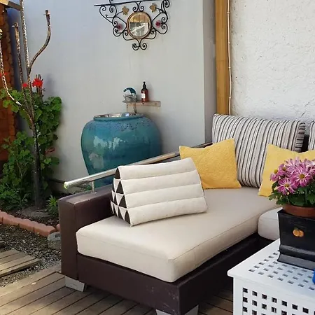 Luxurious Pink House And Parking Hébergement de vacances *